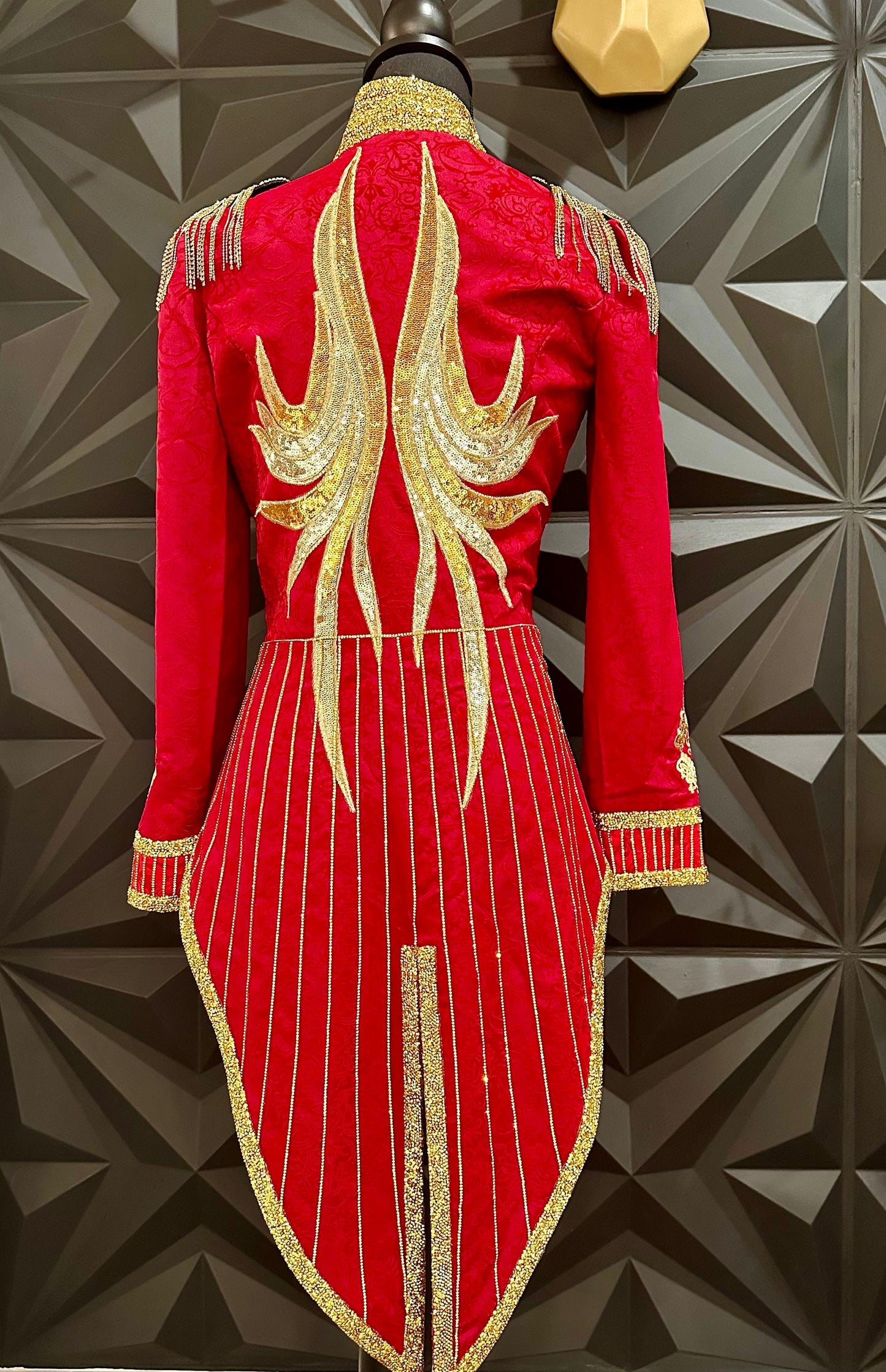Womans Deluxe Ringmaster Costume